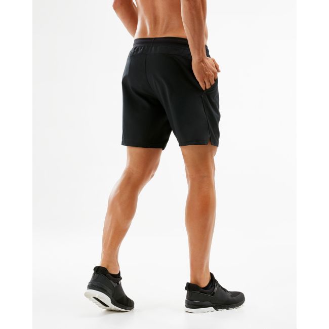 2XU - Pantaloni scurti de alergare pentru barbati XCTRL 7 Inch Woven Short - negru