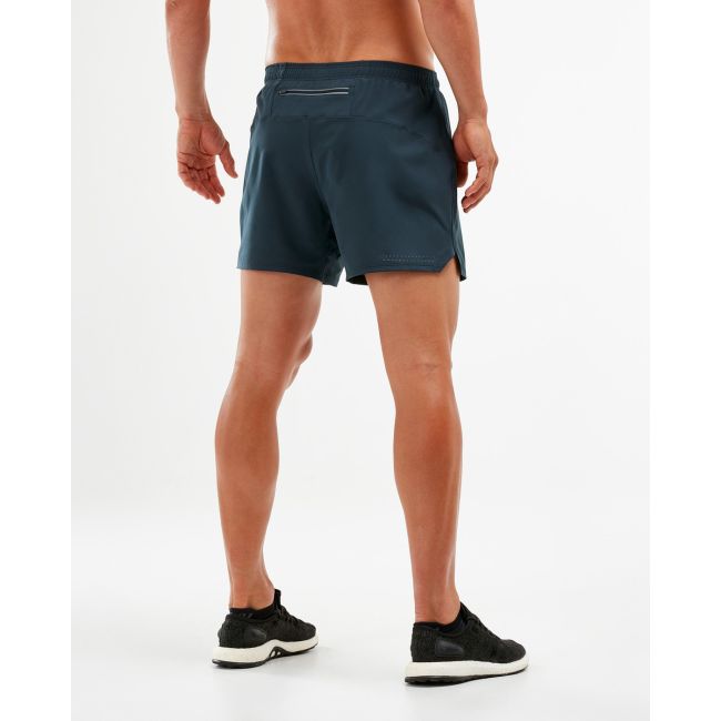2XU - Pantaloni scurti de alergare pentru barbati XVENT 5" - albastru Outerspace reflexiv X