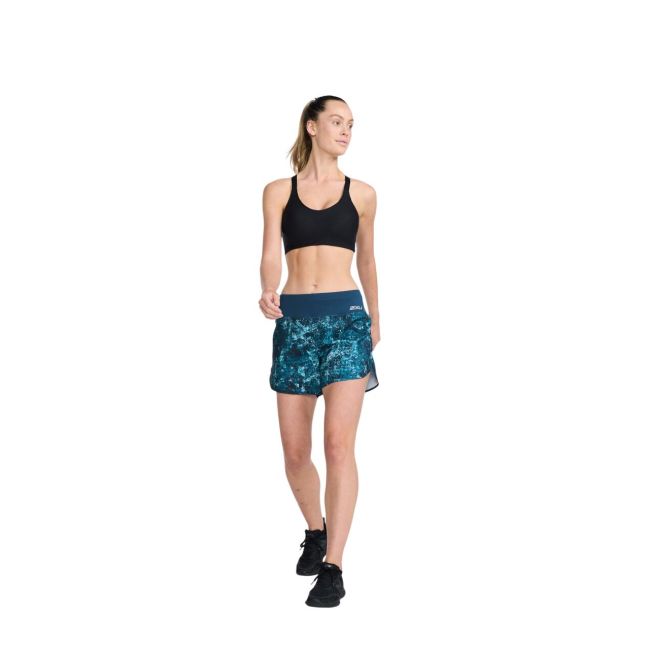 2XU - Pantaloni scurti de alergare pentru femei Aero 5 inch Shorts - albastru multicolor
