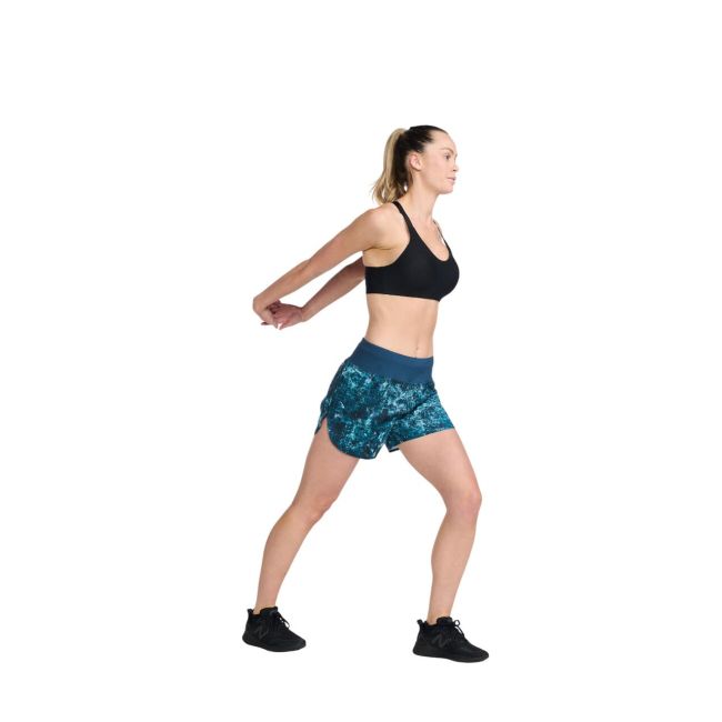 2XU - Pantaloni scurti de alergare pentru femei Aero 5 inch Shorts - albastru multicolor