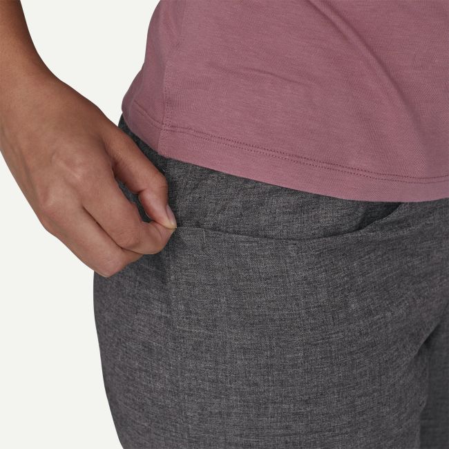 Patagonia - pantaloni - W Hampi Rock - Short - Verde
