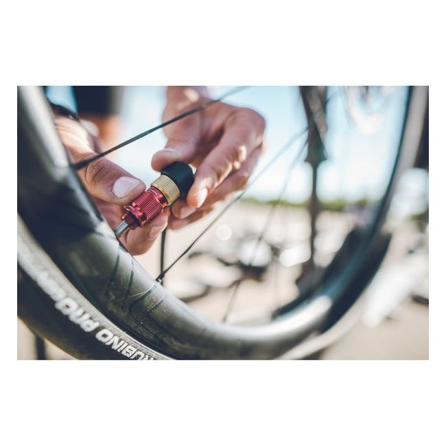Lezyne - pompa podea - CNC Digital Drive 3.5 - manometru - Schrader I Presta - neo metallic - 220 psi