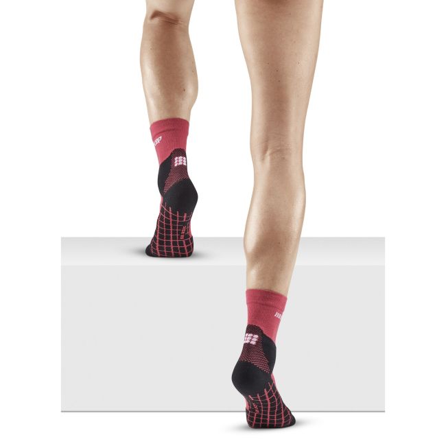 CEP - sosete compresie medii - light merino socks hiking mid cut v3 W - berry
