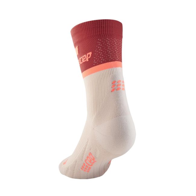 CEP - sosete compresie medii - the run socks mid cut v4 W - red | off white