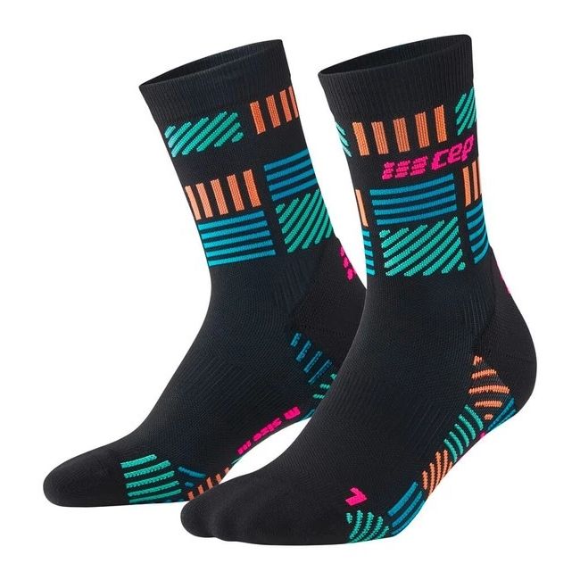 CEP - sosete compresie medii - the run limited 2024.2 socks mid cut - black | neon pink