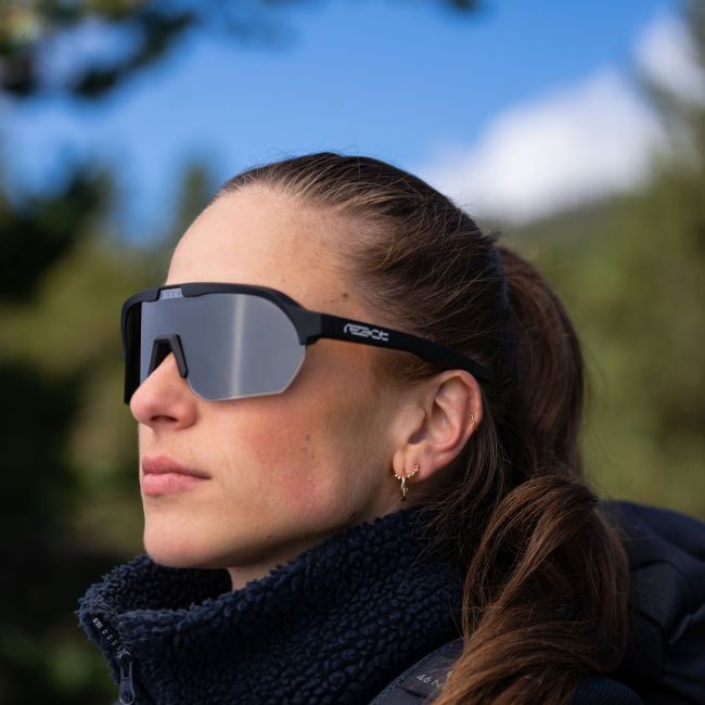 Ochelari de soare electro fotocromatici React Swiss OPTRAY ONYX - lentila gri si rama neagra