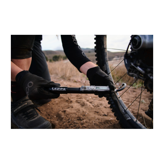 Lezyne - mini pompa - Hand Pump CNC Digital Pressure Drive - 120 psi I 8.3 bar - afisaj digital - negru