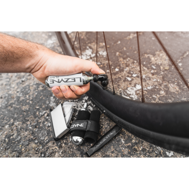 Lezyne - mini pompa CO2 - Pump Twin Speed Drive CNC cu cartus 25g - argintiu