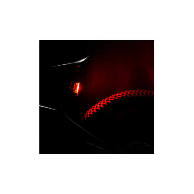 Lezyne - Lumina spate stop - Strip Drive Pro+ - 400 Lumeni