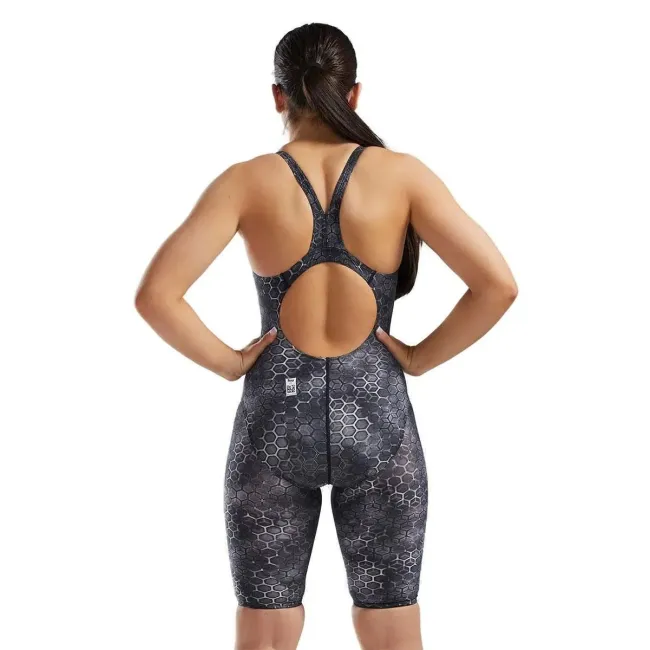Costum înot întreg femei TYR Thresher Open Back Akurra - negru | rezistent clor