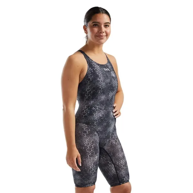 Costum înot întreg femei TYR Thresher Open Back Akurra - negru | rezistent clor