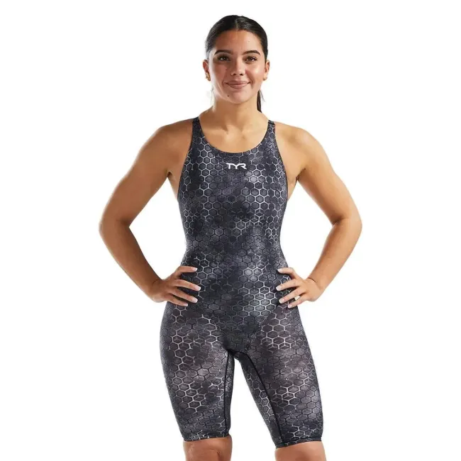 Costum înot întreg femei TYR Thresher Open Back Akurra - negru | rezistent clor