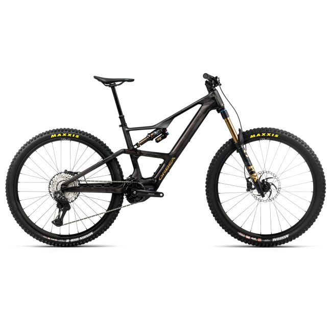 Orbea RISE LT M10 420W (2026) - bicicletă electrică eMTB Trail - Cosmic Carbon View  |  Golden Sand (Gloss)