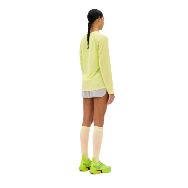 Pantaloni scurți alergare CEP Core Run Loose Fit femei - gri deschis | largi, rezistenți vânt