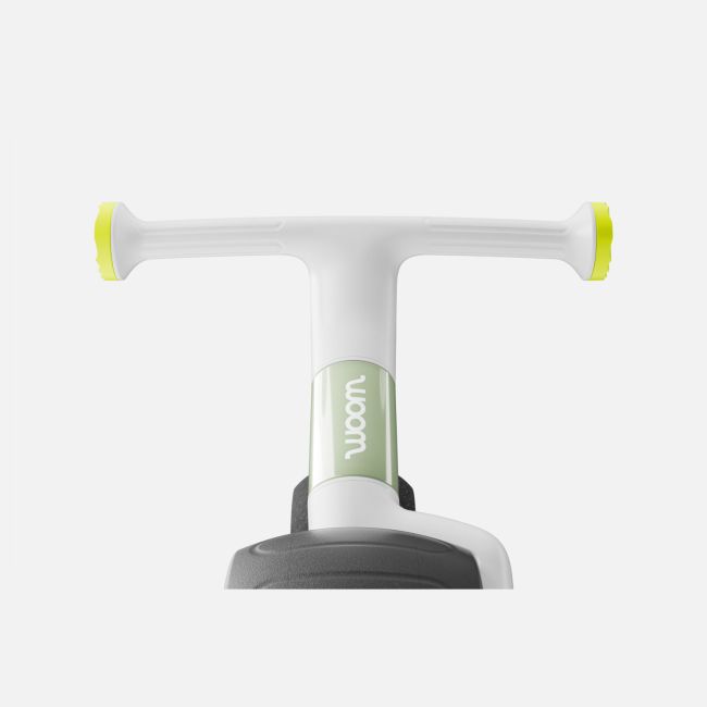 Bicicletă de echilibru woom WOW cu roți 12″ – autoechilibrantă (9-36 luni) – Olive