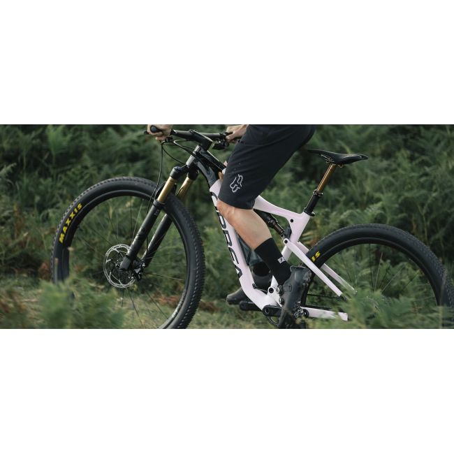 Orbea OIZ H10 Apricot Orange - Limestone Beige (Matt) - bicicletă MTB XC full suspension