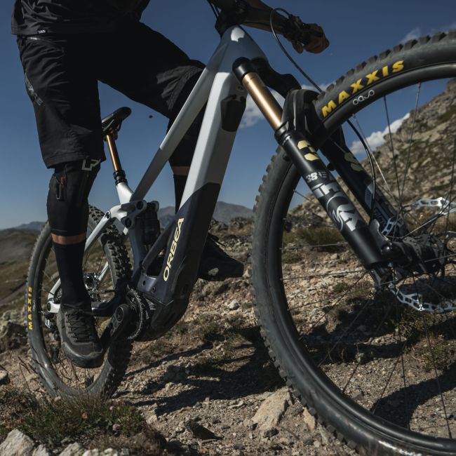 Orbea WILD H30 Corn Yellow-Metallic Night Black (Gloss) - măsura L - bicicletă electrică eMTB Enduro
