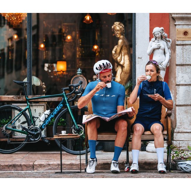 Cervelo Caledonia - bicicleta sosea carbon Ultegra Di2 - negru