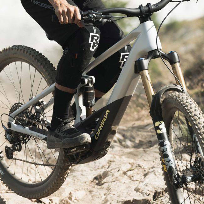 Orbea WILD M11-AXS Cosmic Carbon View (Matt-Gloss) - măsura S - bicicletă electrică eMTB Enduro