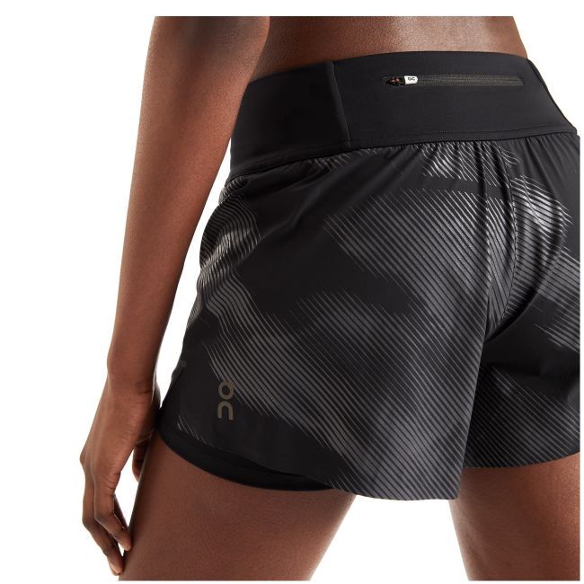 On - pantaloni scurti pentru femei Running W Shorts Lumos - negru reflectorizant