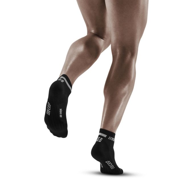 CEP - sosete compresie scurte barbati The Run Socks Low Cut - negru gri deschis