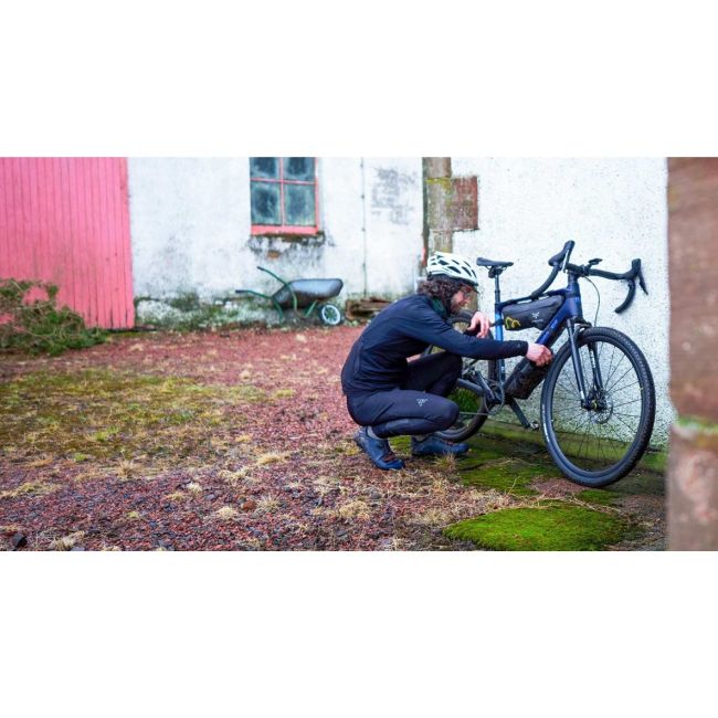 Apidura - geantă protecție încărcător suplimentar bicicletă electrică Expedition E-Bike Charger Pack 1,6L