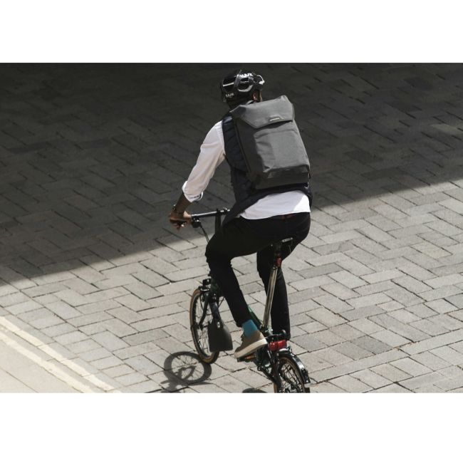 Apidura - rucsac sport urban City Backpack, capacitate 17 litri - gri închis
