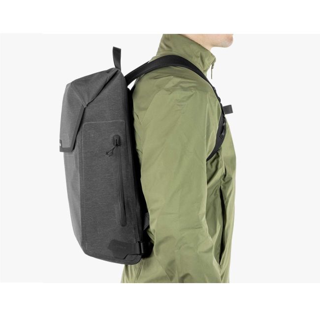 Apidura - rucsac sport urban City Backpack, capacitate 17 litri - gri închis