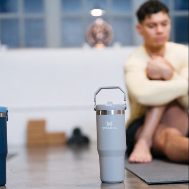 Stanley - termos tip sticla cu pai - Iceflow Flip Straw Tumbler - Ash - 890 ml