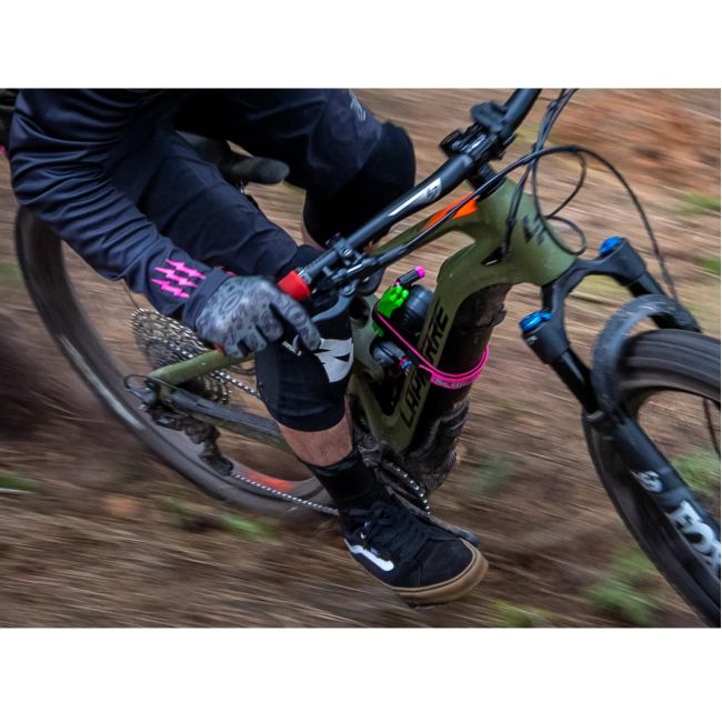 Muc-Off - banda transport accesorii bicicleta cu prindere pe cadru Utility Frame Strap - verde inchis army