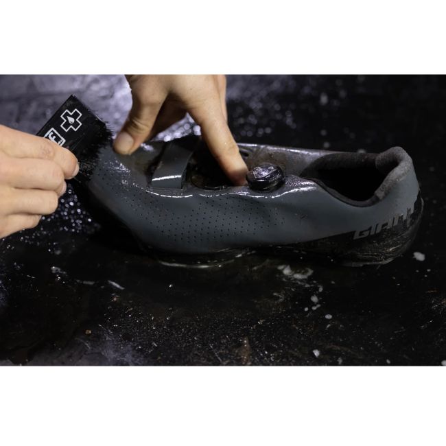 Muc-Off - perie pantofi Premium Bike Shoe Brush - negru