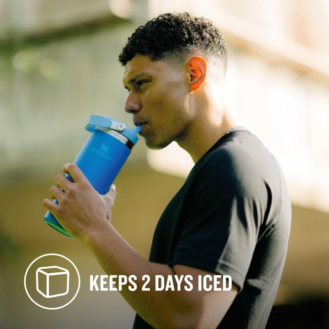 Stanley - termos tip sticla cu pai - Flip Straw Tumbler - albastru intens azur - 890 ml - Personalizat Trisport - Garmin