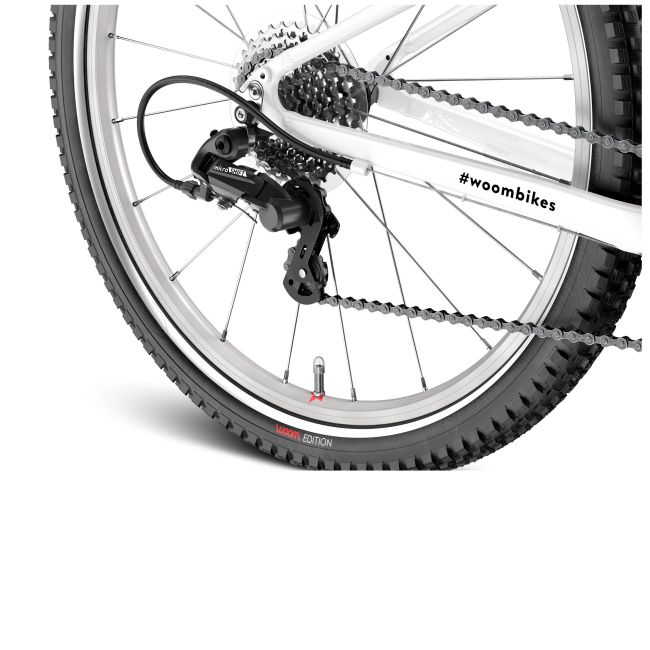 Woom - bicicleta copii 20" Woom 4, varsta recomandata 6-8 ani (115-130cm) - 7,7 kg - albastru cosmic mov intens