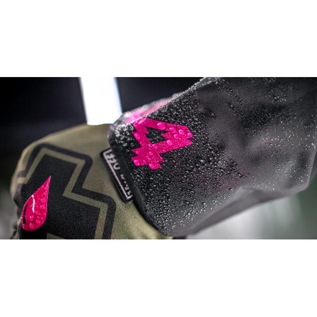 Muc-Off - detergent haine ciclism Wash-In Rain Shield Re-Proofer - 300ml
