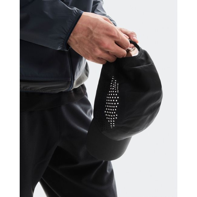 Șapcă alergare On Lightweight Cap - neagră | ultraușoară