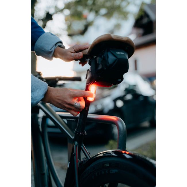 Stop ZEFAL R20 USB 20 Lumeni