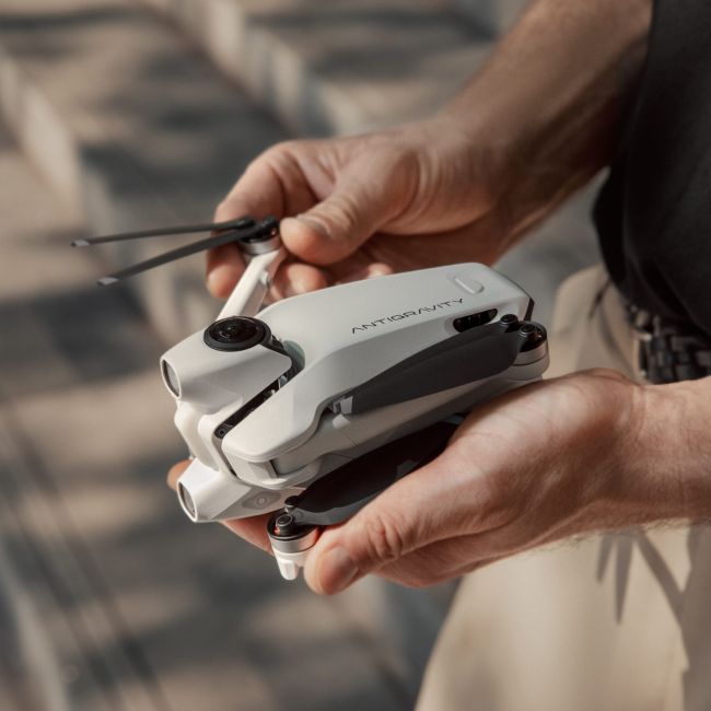 Antigravity A1 – Dronă cameră 360° 8K – Infinity Bundle