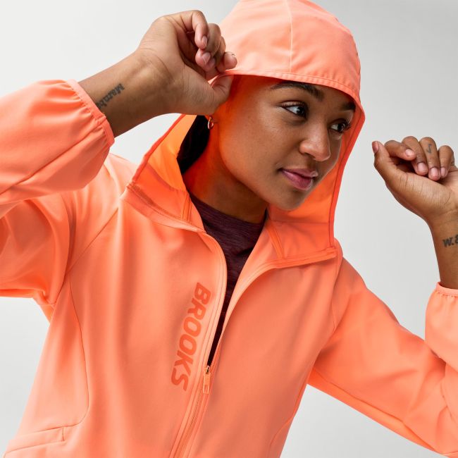 Geacă alergare Brooks Canopy Jacket W - Cyber Peach | antivânt