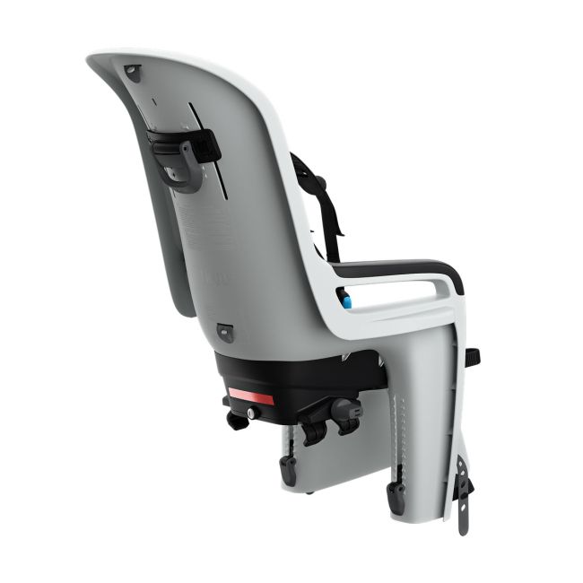 Scaun copil Thule Ridealong 2 spate gri deschis pe portbagaj rabatabil