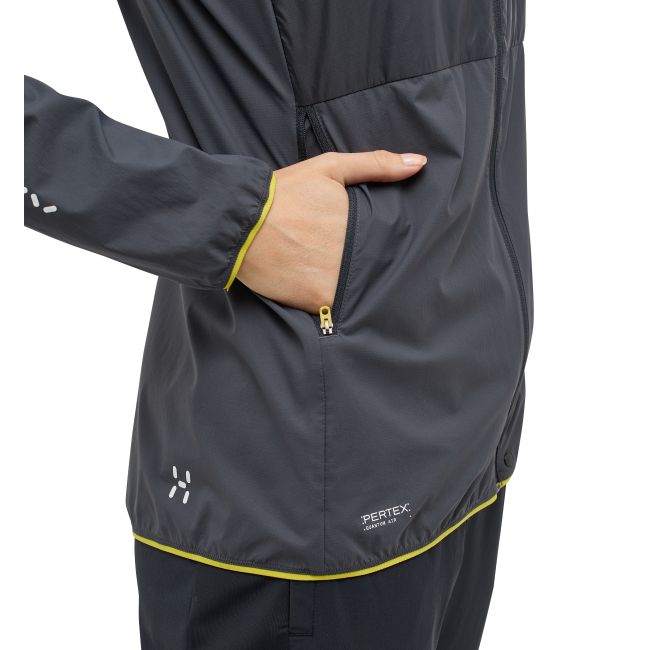 Haglöfs L.I.M Tempo Trail Mimic Hood W – Geacă izolată ușoară de alergare trail - Gri închis Magnetite