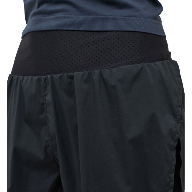 Haglöfs L.I.M Intense Trail 2-in-1 Shorts W – Pantaloni scurți 2 în 1 de alergare montană - Negru True Black