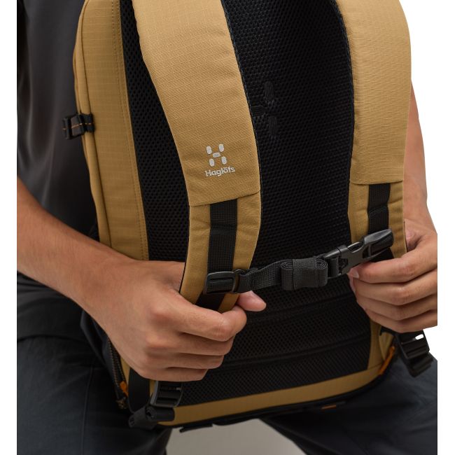 Haglöfs Jarve Multi 22 – Rucsac multi-compartiment 22 L - Bej Cinnamon Brown/True Black