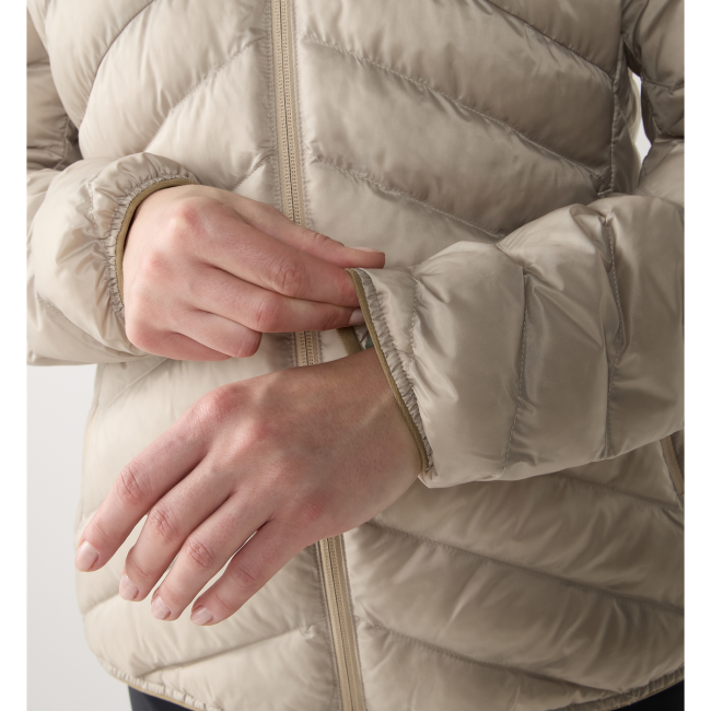 Haglöfs Särna Mimic II Hood W – Geacă izolată Mimic Gold cu glugă - Bej Chalk Beige