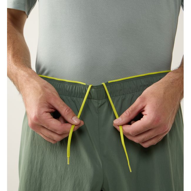 Haglöfs L.I.M Pace Shorts – Pantaloni scurți minimaliști - Verde Chlorophyll Green