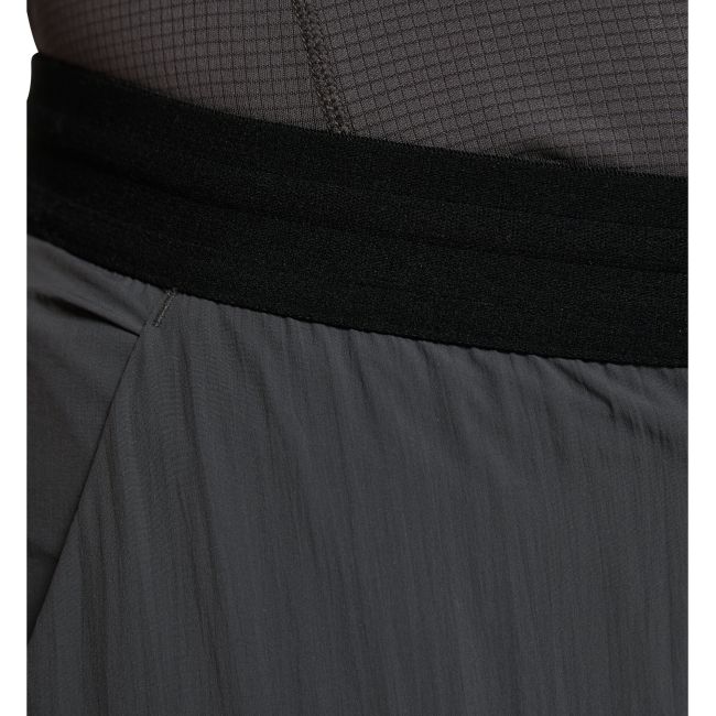 Haglöfs L.I.M Strive Lite Shorts W – Pantaloni scurți de drumeție ultraușori - Gri Magnetite
