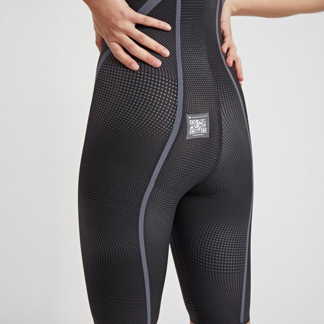 Finis - costum concurs inot dama - HydroX Closedback - spate inchis - Negru / gri