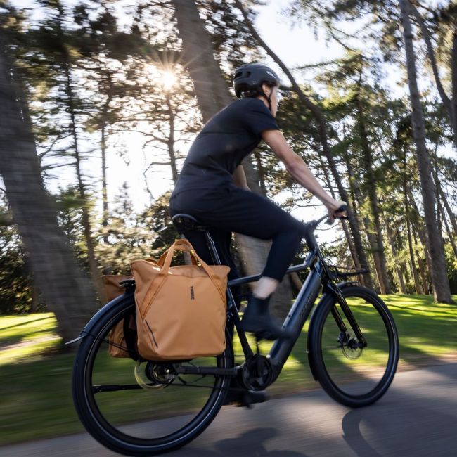 Geantă Thule Inlock Chasm Tote 25L pe portbagaj, negru - 1buc