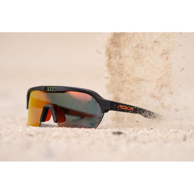 Ochelari de soare electro fotocromatici React Swiss OPTRAY RUBY - lentila portocalie si rama neagra - produs DEMO